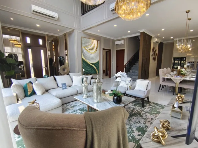 Rosewood Golf Residence - Elegant Dining Area